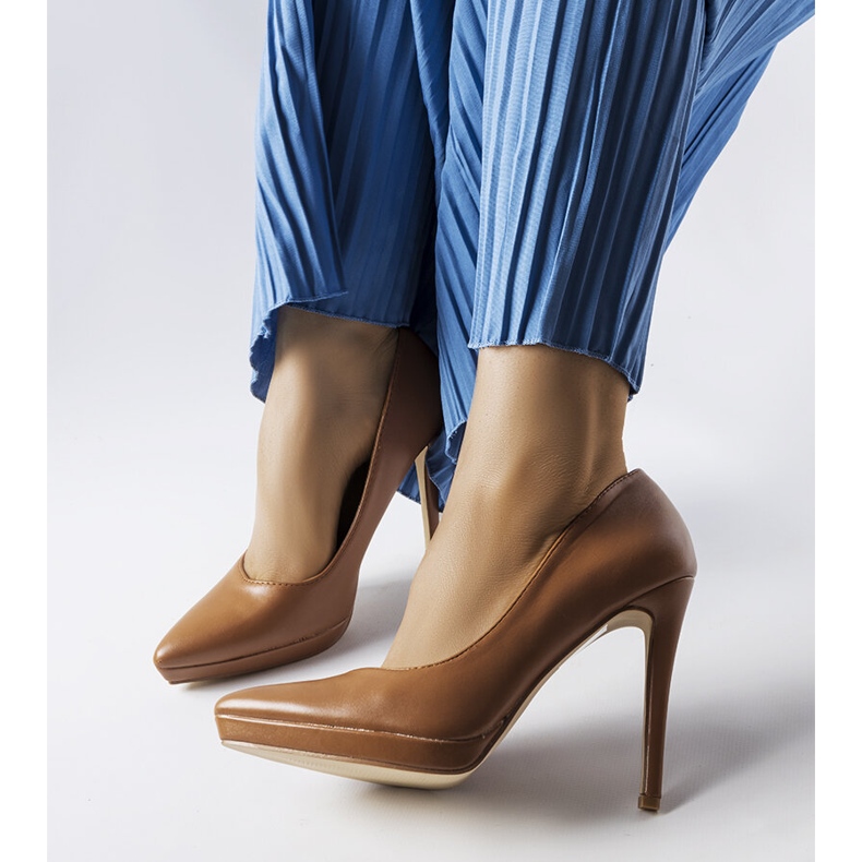 Tacones clásicos de Kristin Brown marrón 1