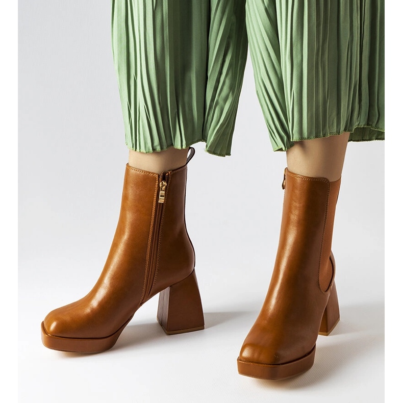 Botas de tacón grueso marrones de Watson marrón 1 Botas de tacón grueso marrones de Watson marrón 1