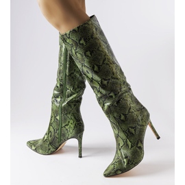 Botines tacón piel serpiente verde carmín 1