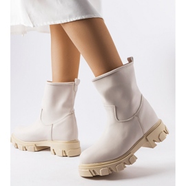 Inna Botas trabajadoras sin cordones en color beige de Wuori 1 Inna Botas trabajadoras sin cordones en color beige de Wuori 1