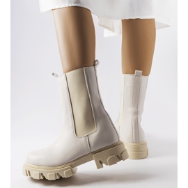 Botas trabajadoras beige de Vallejo 1