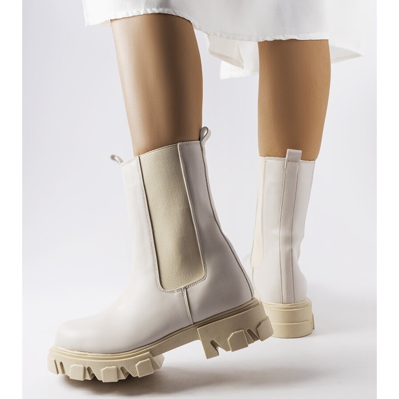 Botas trabajadoras beige de Vallejo 1