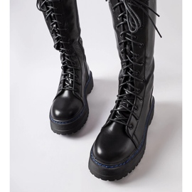 Botas aislantes negras en la plataforma Hide. negro 2
