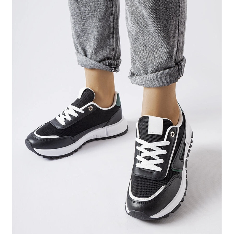 Inna Zapatillas negras con detalle verde Tod negro 2