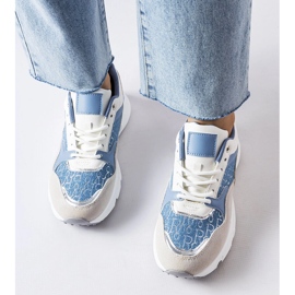 Zapatos azules y blancos con detalles plateados de Rio 1