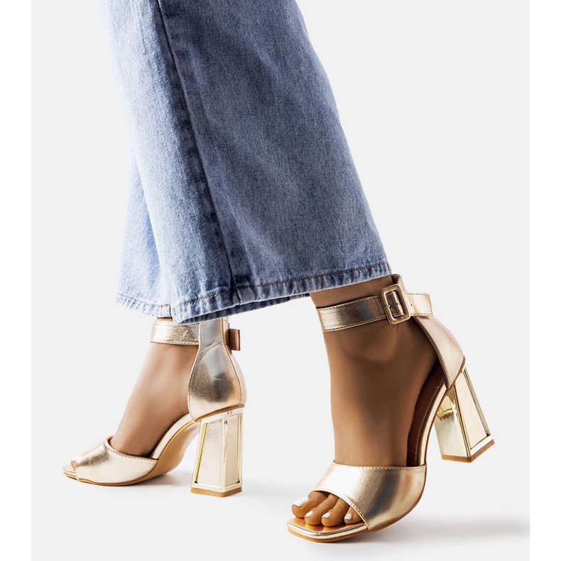 Marlens sandalias bloque dorado 1