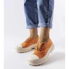 Zapatillas naranjas de Walton 1