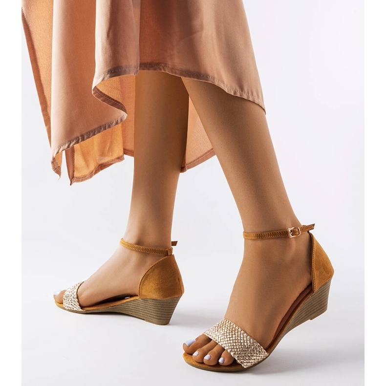 Sandalias cuña veltri doradas dorado 1