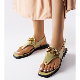 Chanclas verdes con cadena, de Mali 2
