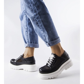 Inna Zapatos Tasmin macizos negros calados 1 Inna Zapatos Tasmin macizos negros calados 1