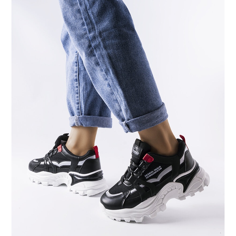 Deportivas negras con inserciones de ópalo neón negro 1 Deportivas negras con inserciones de ópalo neón negro 1