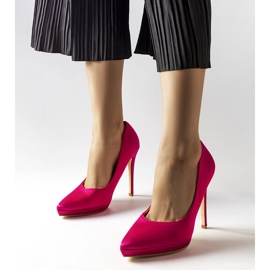 Zapatos de salón en satén rosa de Silje. 1