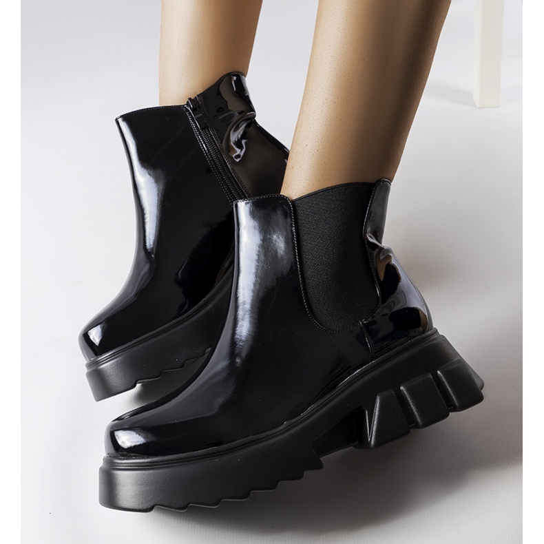 Botas con aislamiento lacadas en negro de Delit 1