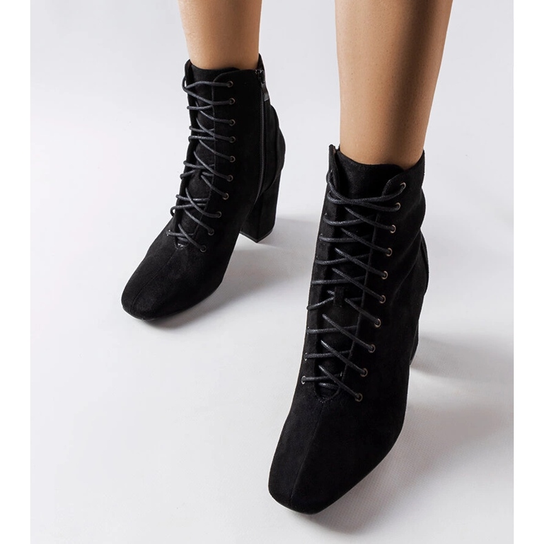 Botines con cordones negros de Drouins 1