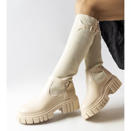 Botas beige con parte superior flexible de Courcelle 1 Botas beige con parte superior flexible de Courcelle 1