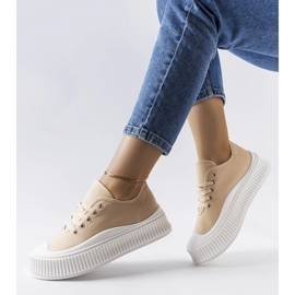 Zapatillas beige con plataforma de Castanthei 2