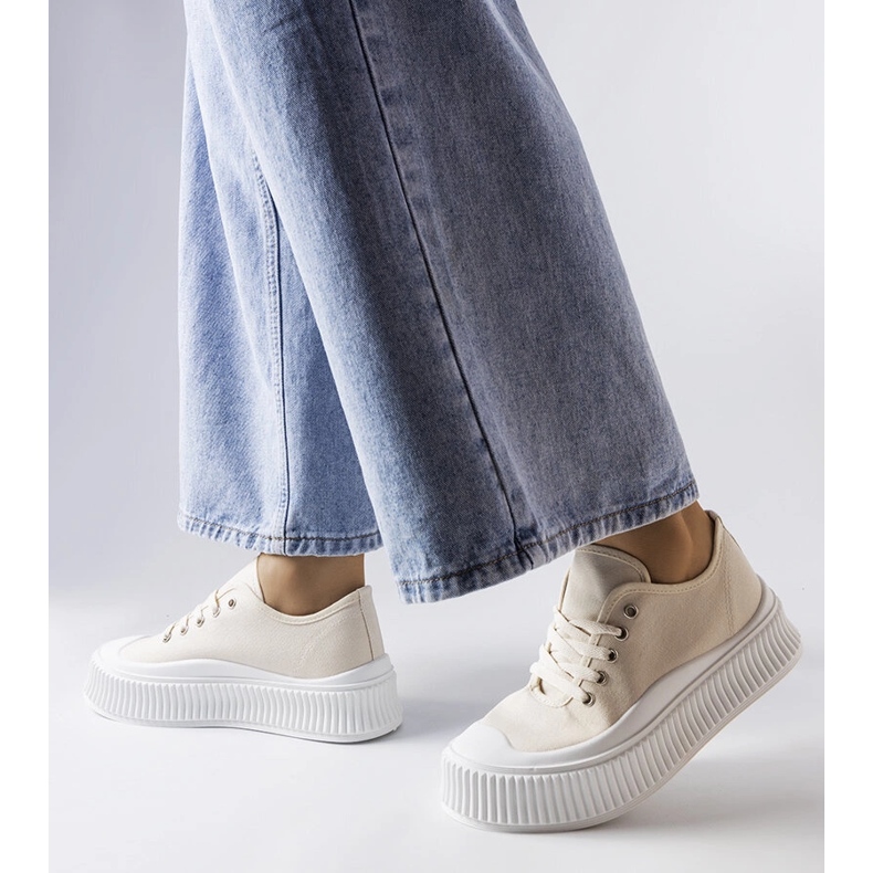 Zapatillas beige con suela gruesa de Wallace 1