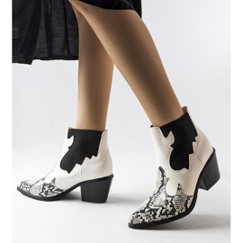 Botas cowboy con aislamiento blancas con motivo de serpiente de Goulet blanco 1