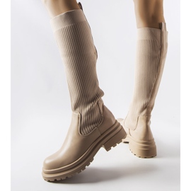 Botas beige con parte superior elástica de Montere 2
