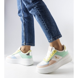 Zapatillas coloridas en la plataforma Gidle blanco 1