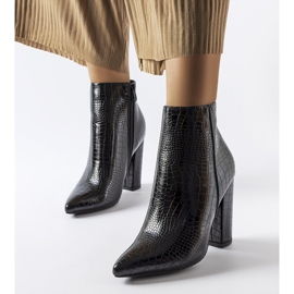 Botines negros de Pescia 1