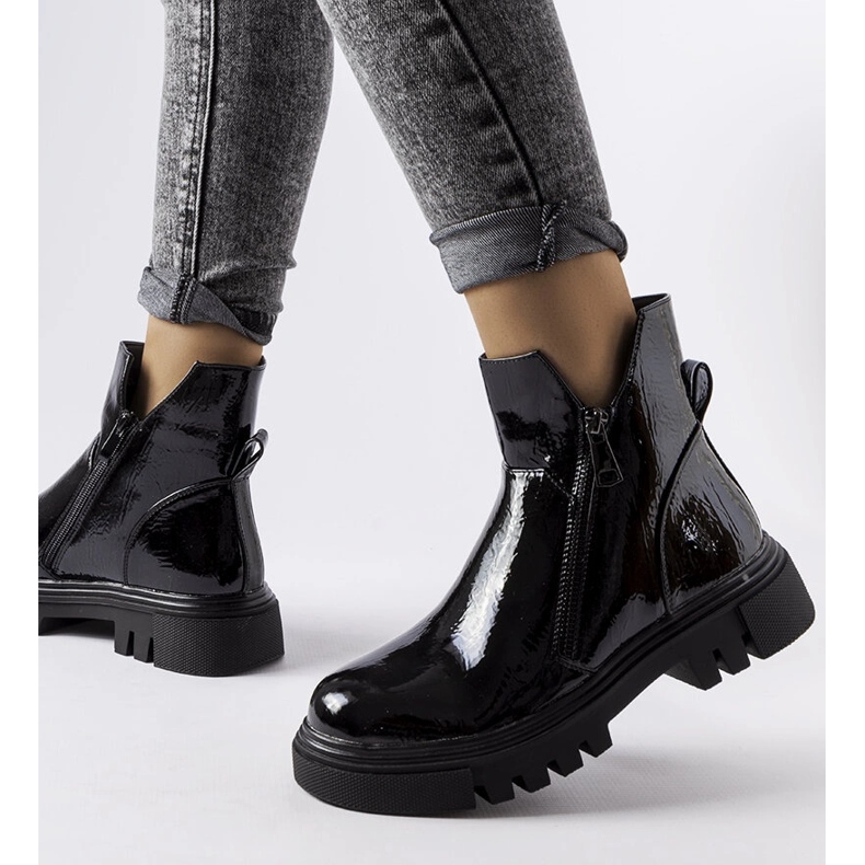 Botas aislantes lacadas en negro Ritte 1