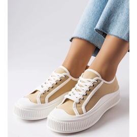 Zapatillas con plataforma beige de Alfianello 2
