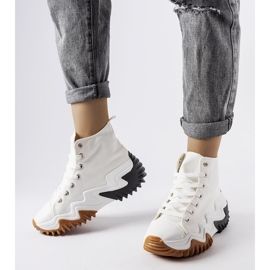 Zapatillas deportivas blancas con suela gruesa de Toro. blanco 1