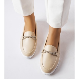 Mocasines beige con pedrería de Paola 1