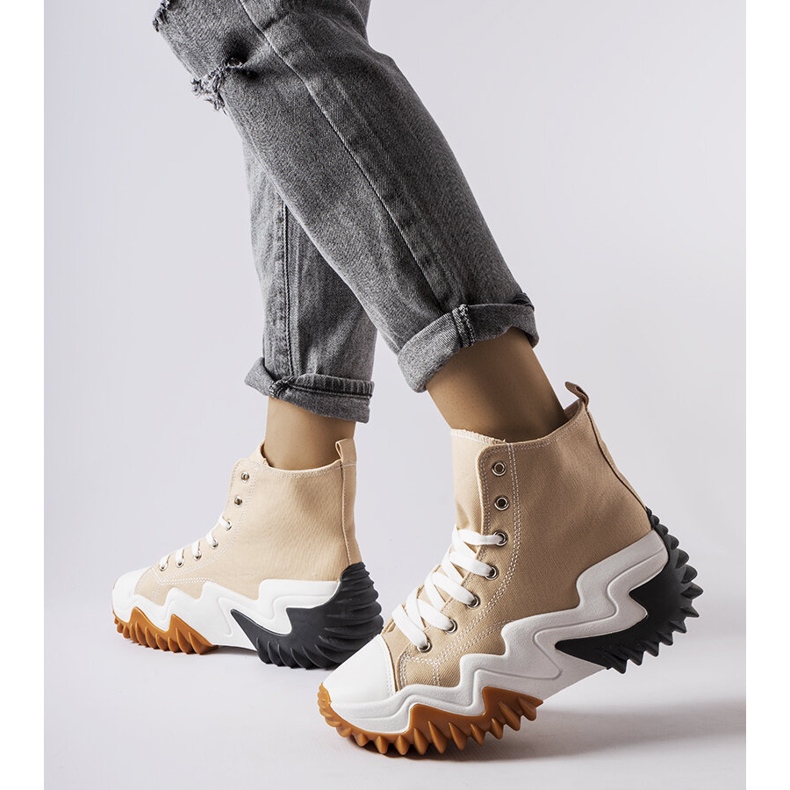 Zapatillas beige con suela gruesa de Toro 1