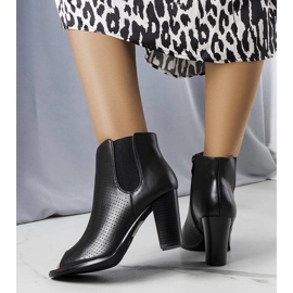 Botines calados negros de Anna 1 Botines calados negros de Anna 1