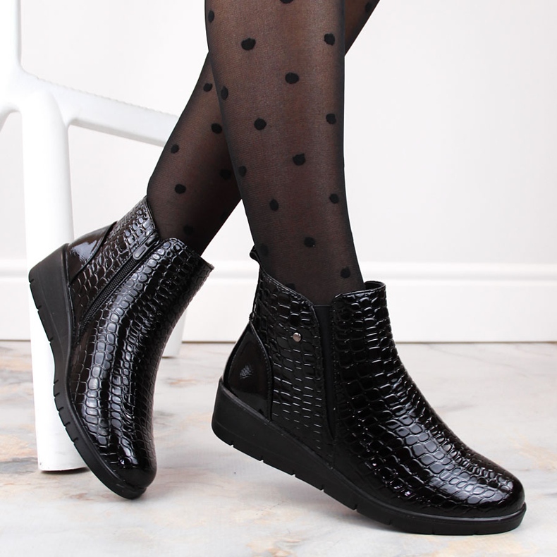 Botines de mujer de charol negro con cuña en la entrepierna, T.Sokolski Z23-333 1