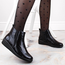 Botines de mujer de charol negro con cuña en la entrepierna, T.Sokolski Z23-333 2