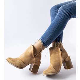 Botines beige con recortes Artemisia 2