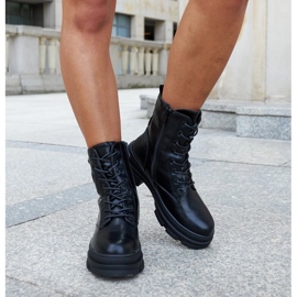 Inna Botas aislantes negras con imperdible Saavedra negro 3