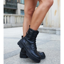 Inna Botas aislantes negras con imperdible Saavedra negro 2