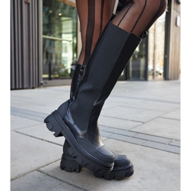 Botas macizas negras con pisada de Barrios. negro 4