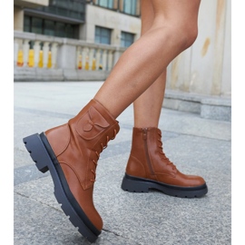 Botas marrones con plataforma Ugo. marrón 2