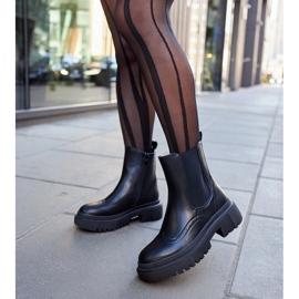 Botines negros decorados con costuras Castella. 2