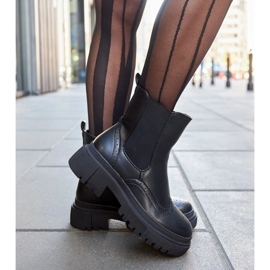 Botines negros decorados con costuras Castella. 3