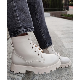 Botas beige de mujer con cordones 1