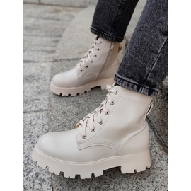 Botas beige de mujer con cordones 2