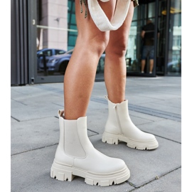 Botines color crema con aplicación de goma D'Isola beige 2