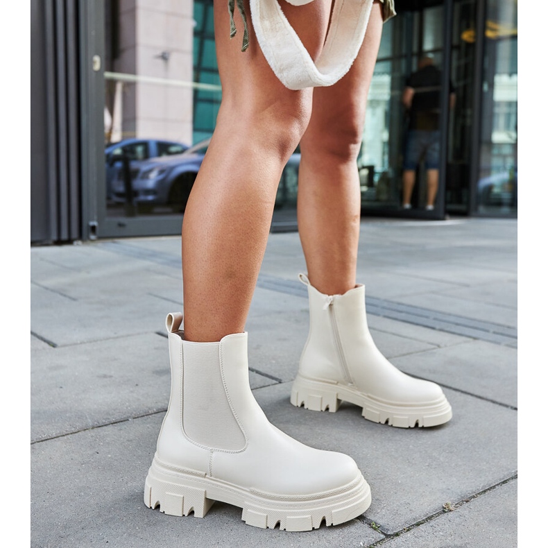 Botines color crema con aplicación de goma D'Isola beige 2