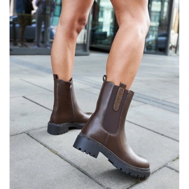 Botas altas marrones decoradas con pedrería Vicco marrón 3