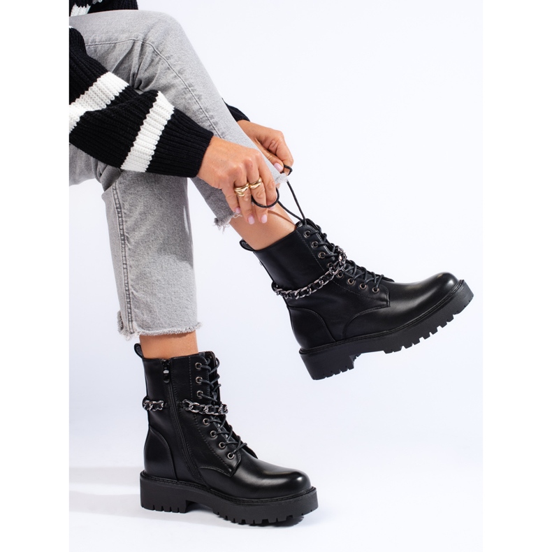 Bolsos de mujer negros con cadena fabricados en piel ecológica. 2