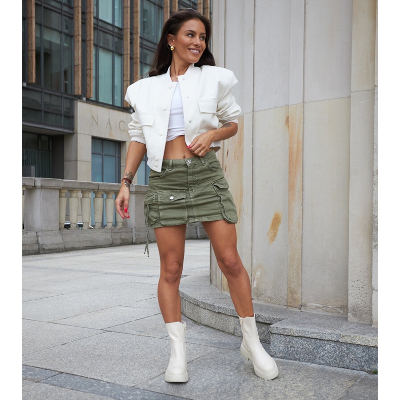 Botines color crema con aislamiento en la plataforma Rinaldo beige 1 Botines color crema con aislamiento en la plataforma Rinaldo beige 1