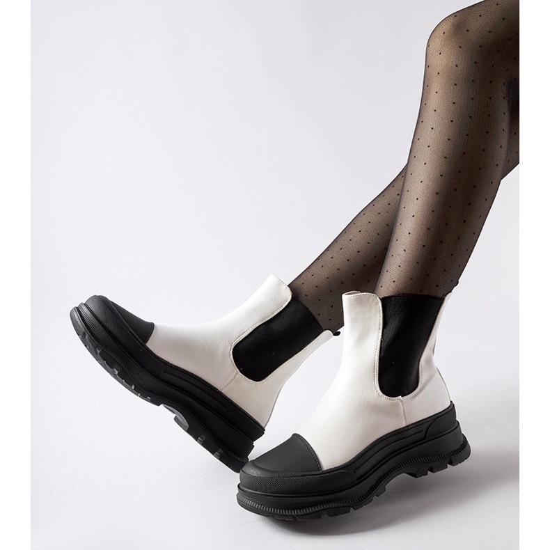 Botines blancos con suela deportiva Ermanno. 1