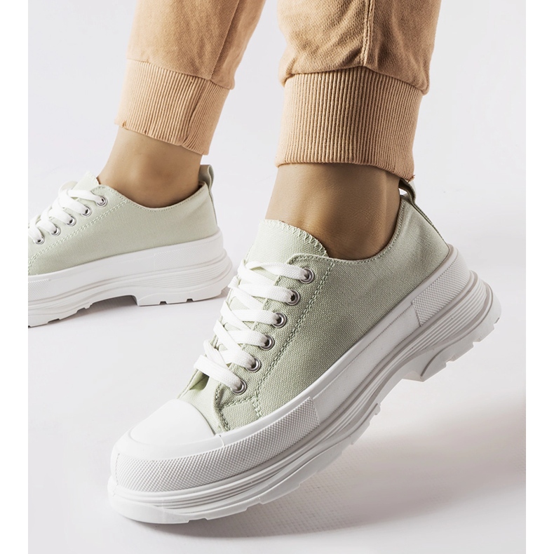 Zapatillas verdes con suela deportiva Bettole. 1