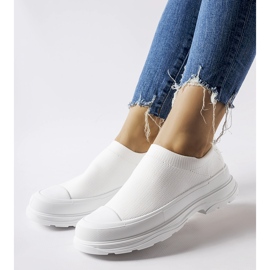 Zapatillas slip-on blancas con plataforma Baratili. blanco 1
